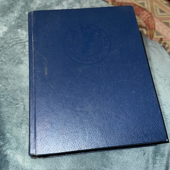 American medical association Family medical guide 1982 - Picture 1 of 8